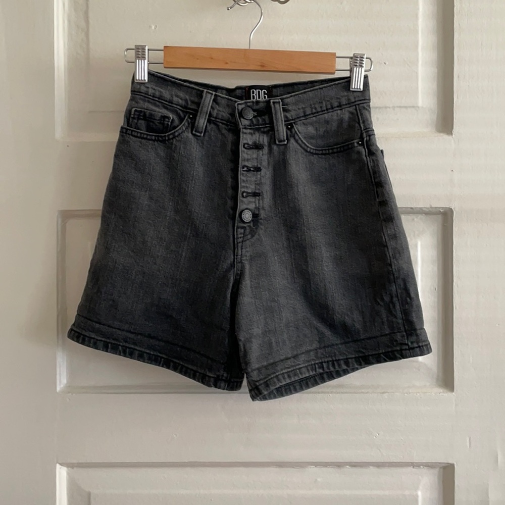 BDG Urban Outfitters Mom High-Rise Shorts, size 24
